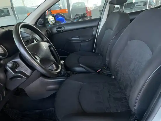 PEUGEOT-207-2009