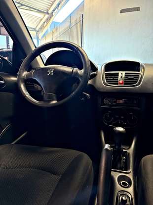 PEUGEOT-207-2011