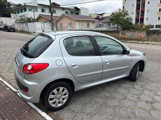 PEUGEOT-207-2010