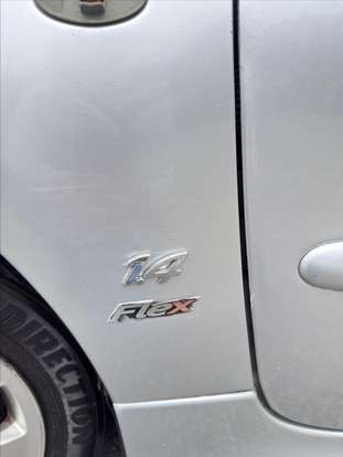 PEUGEOT-207-2010