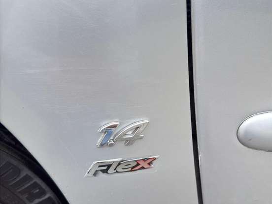 PEUGEOT-207-1.4 XR SPORT 8V FLEX 4P MANUAL PEUGEOT-207-2010