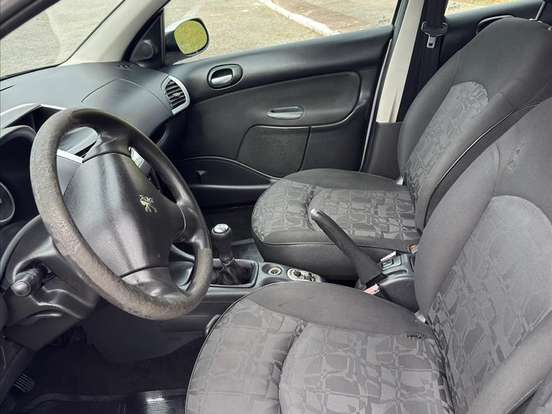 PEUGEOT-207-1.4 XR SPORT 8V FLEX 4P MANUAL PEUGEOT-207-2010