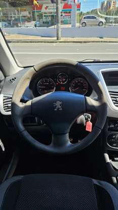 PEUGEOT-207-2010