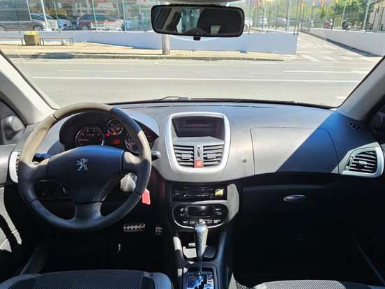 PEUGEOT-207-1.6 XS 16V FLEX 4P AUTOMÁTICO PEUGEOT-207-2010