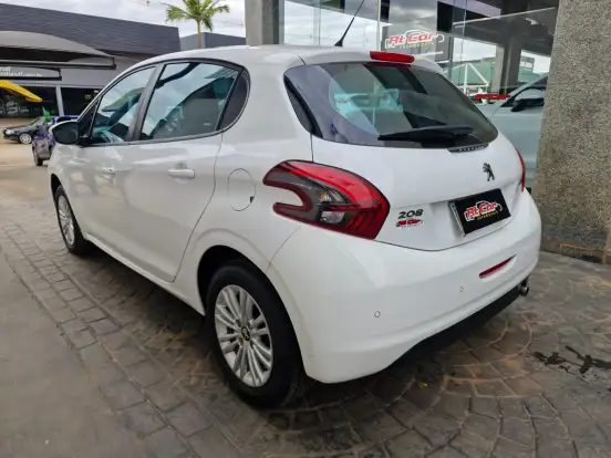 PEUGEOT-208-2017