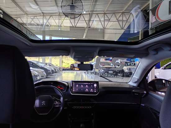 PEUGEOT-208-2022