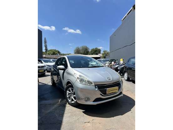 PEUGEOT-208-2013