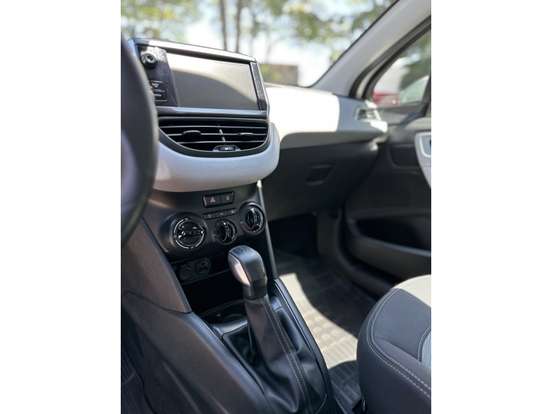 PEUGEOT-208-2013
