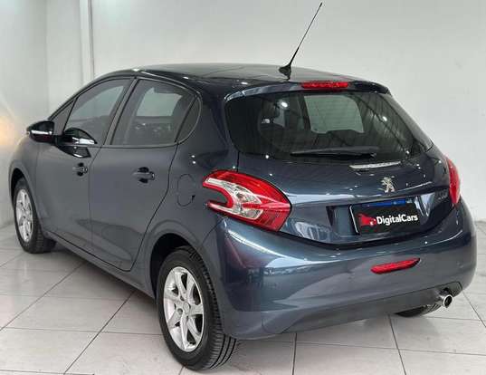 PEUGEOT-208-2016