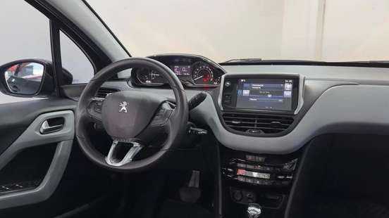 PEUGEOT-208-2016