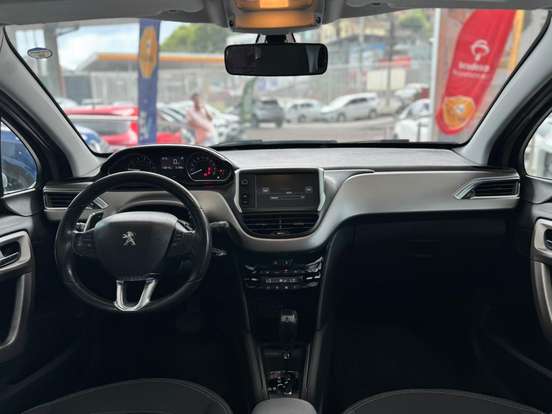 PEUGEOT-208-1.6 GRIFFE 16V FLEX 4P AUTOMÁTICO PEUGEOT-208-2017