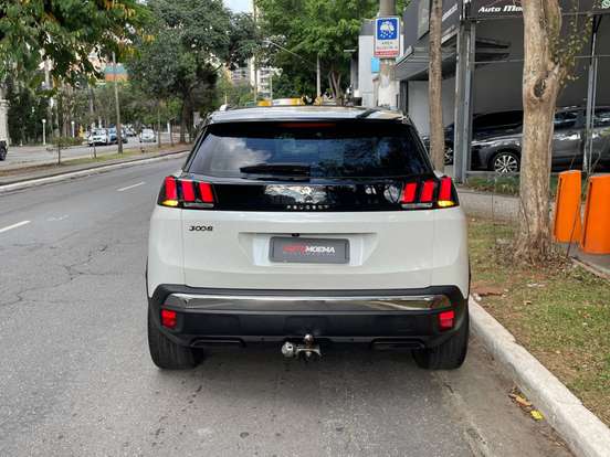 PEUGEOT-3008-2018