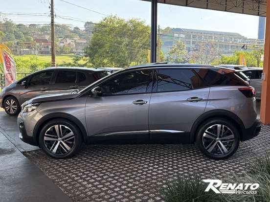 PEUGEOT-3008-2018