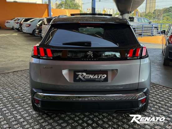 PEUGEOT-3008-2018
