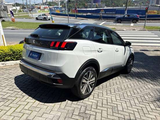 PEUGEOT-3008-2018