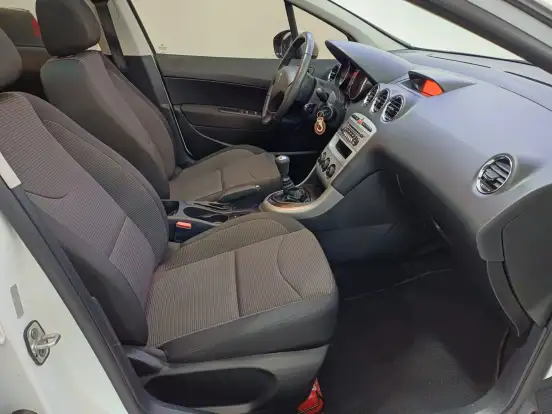 PEUGEOT-308-2014