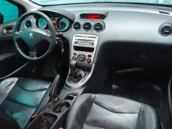 PEUGEOT-308-2013
