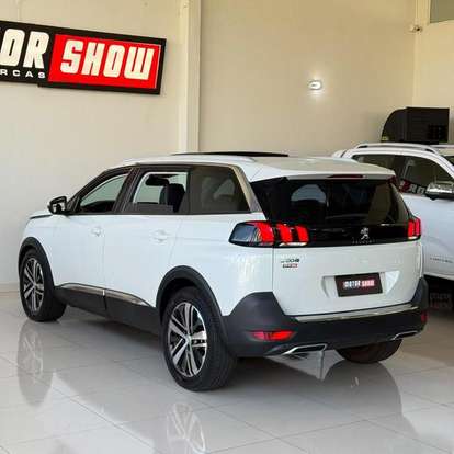 PEUGEOT-5008-2018