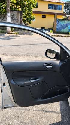 PEUGEOT-207-2011