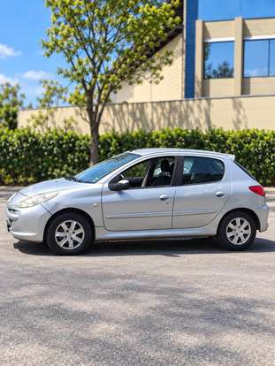 PEUGEOT-207-2011