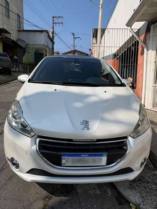 PEUGEOT-208-1.6 GRIFFE 16V FLEX 4P AUTOMÁTICO PEUGEOT-208-2014