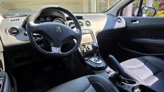 PEUGEOT-408-2017