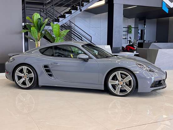 PORSCHE-718-2023