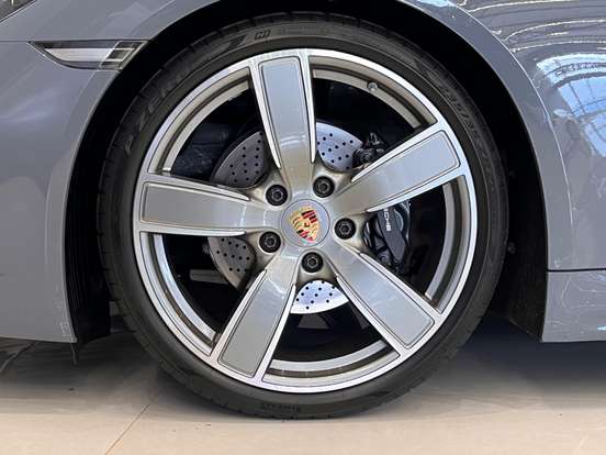 PORSCHE-718-2023