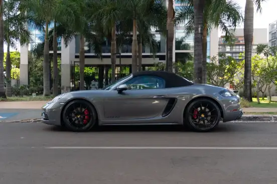 PORSCHE-718-2025
