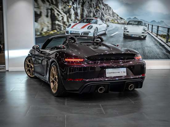 PORSCHE-718-2024