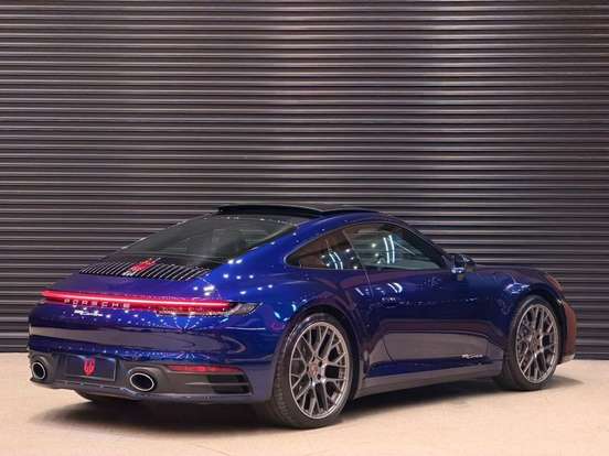 PORSCHE-911-2021