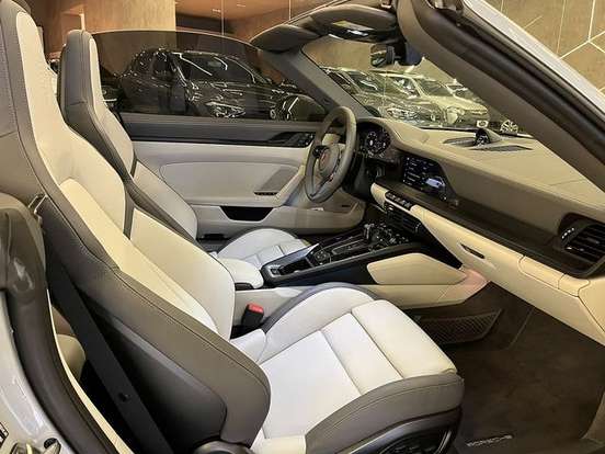 PORSCHE-911-2025