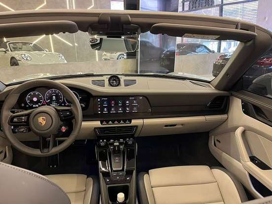 PORSCHE-911-2025