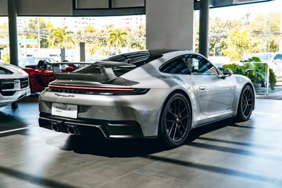 PORSCHE-911-2025