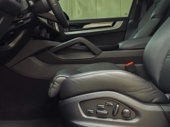 PORSCHE-CAYENNE-2024