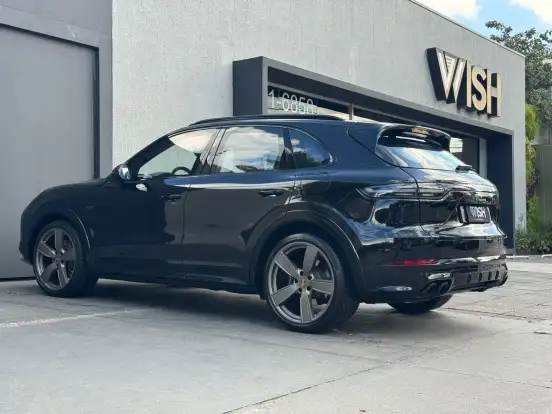 PORSCHE-CAYENNE-2022