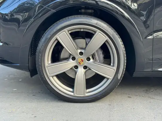PORSCHE-CAYENNE-2022