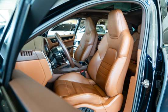 PORSCHE-CAYENNE-2023