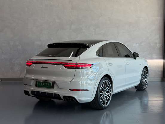 PORSCHE-CAYENNE-2023
