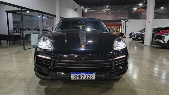 PORSCHE-CAYENNE-2022