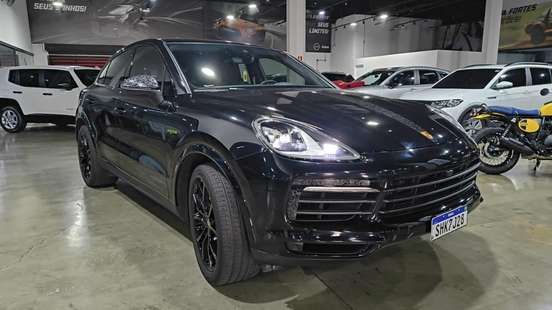 PORSCHE-CAYENNE-2022