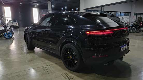 PORSCHE-CAYENNE-2022