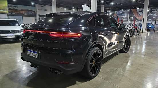 PORSCHE-CAYENNE-2022