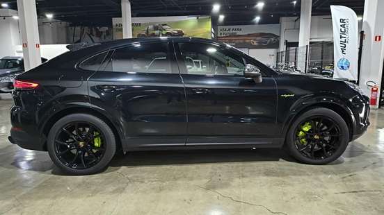 PORSCHE-CAYENNE-2022