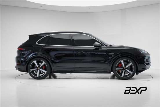 PORSCHE-CAYENNE-2025