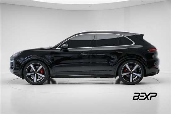 PORSCHE-CAYENNE-2025