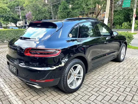 PORSCHE-MACAN-2015
