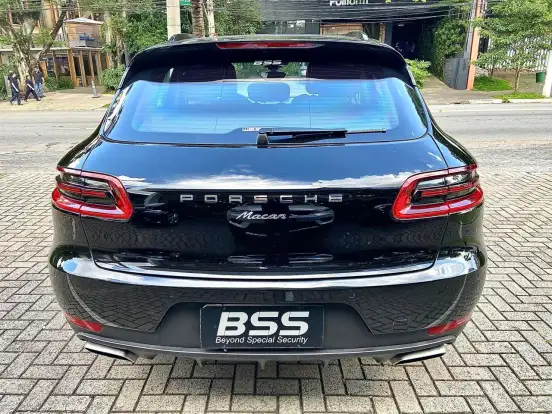 PORSCHE-MACAN-2015