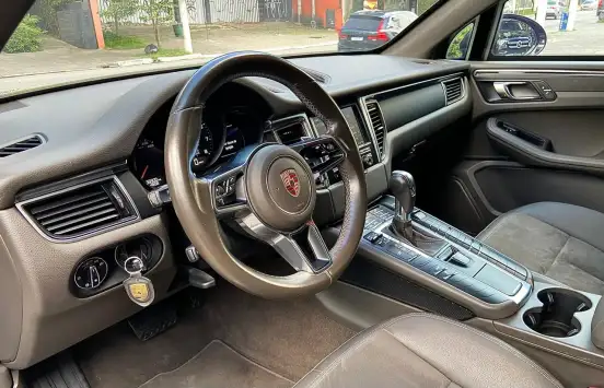 PORSCHE-MACAN-2015
