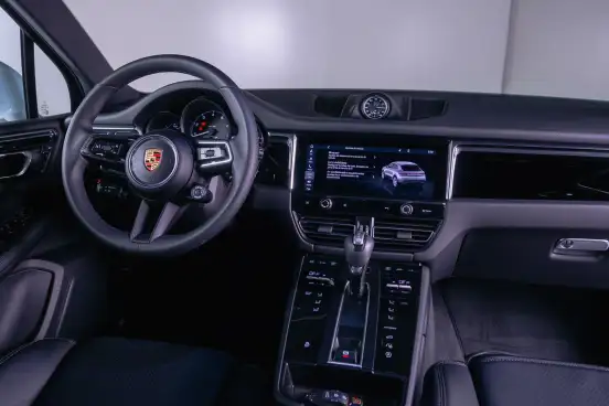 PORSCHE-MACAN-2025
